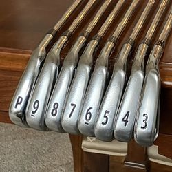Titleist AP2 710 Irons