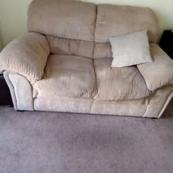 Loveseat 