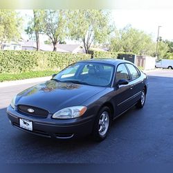 2005 FORD TAURUS SE