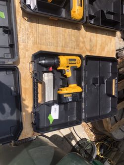 DeWalt 3/8 drill with battery