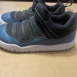 Nike Air Jordan 11 Retro 
