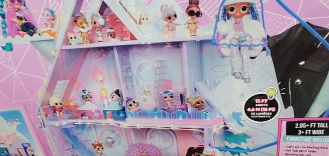L.O.L Winter Chalet