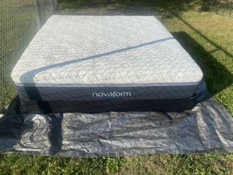 King Size Mattress And Box Springs 