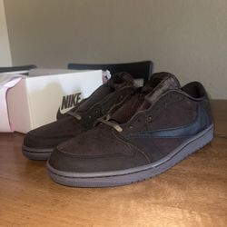 Travis Scott Jordan 1 Low - Velvet Brown