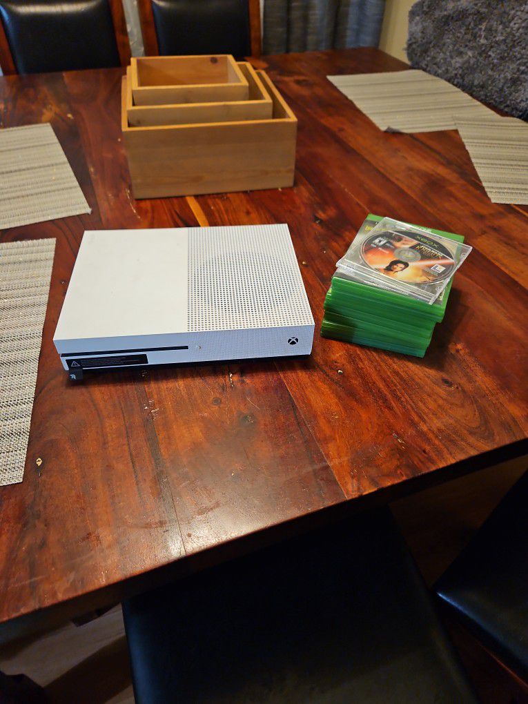 Xbox One S With 8 Games