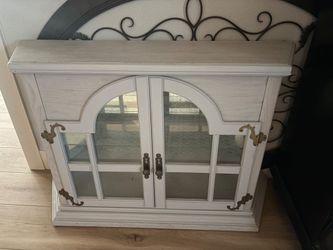 Decorative cabnet