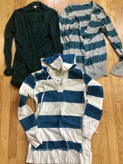 Jr. Sweaters/Hoodie Lot Sizes L