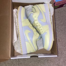 WMNS 12 Jordan 1 $75