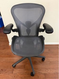 Herman Miller Aeron Size B posture SL fit adjustable in Excellent condition
