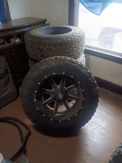 Title: 20" Fuel Maverick Wheels & 35x12.50R20 Tires Set
