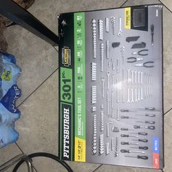 Pittsburgh 301 pc technician tool set