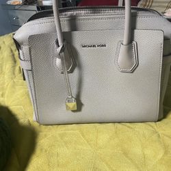 Michael Kors Bag 100$ Never Used