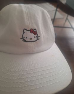 Hello Kitty w red bow