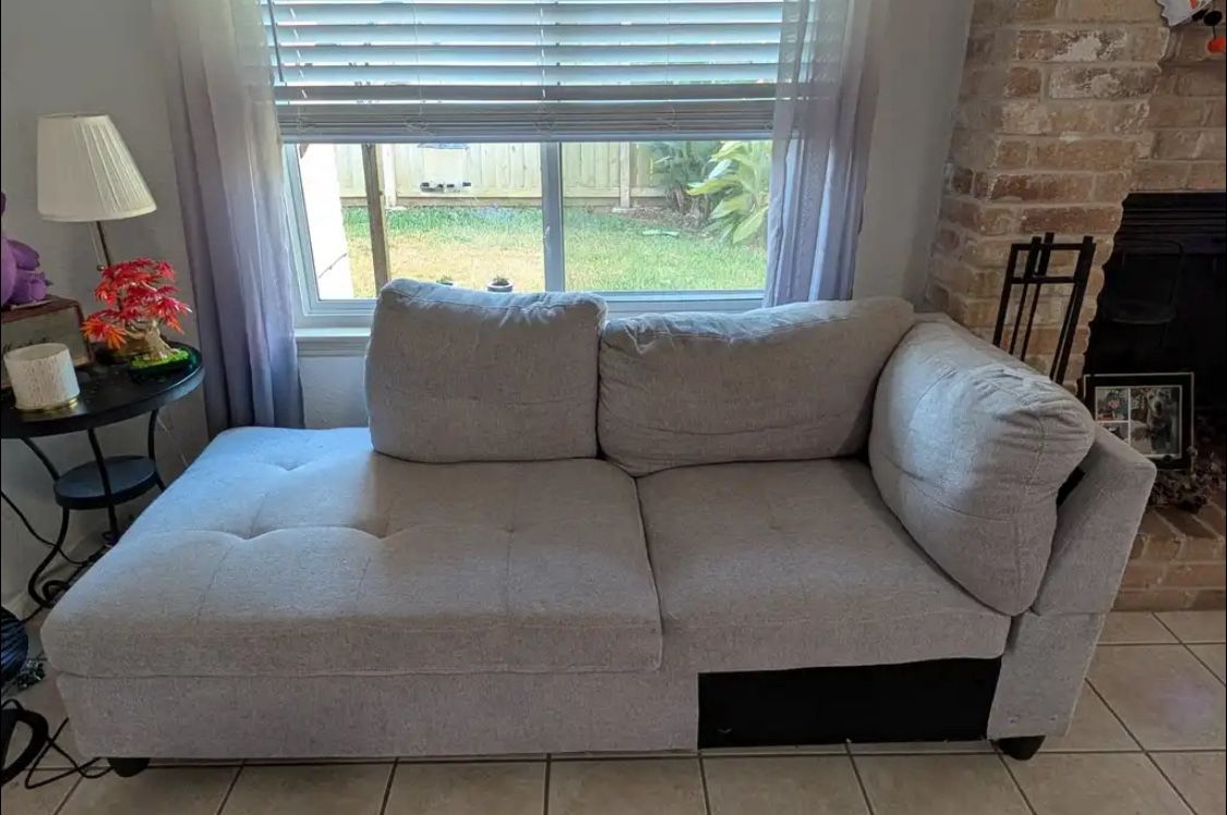 ✨ Comfortable Gray Chaise✨