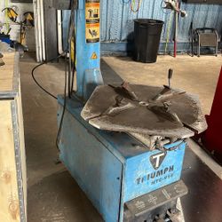 Triumph NTC-910 Tire Machine 