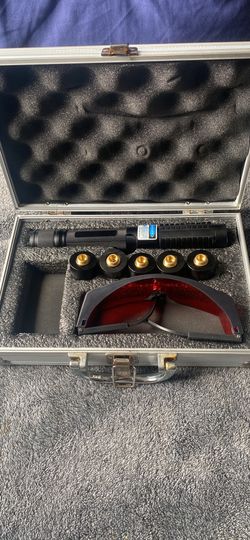 High-Power Blue Laser Pointer Kit (3W – Case & Goggles Included)