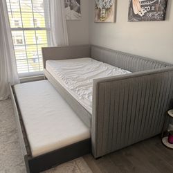 Gray Daybed with Trundle