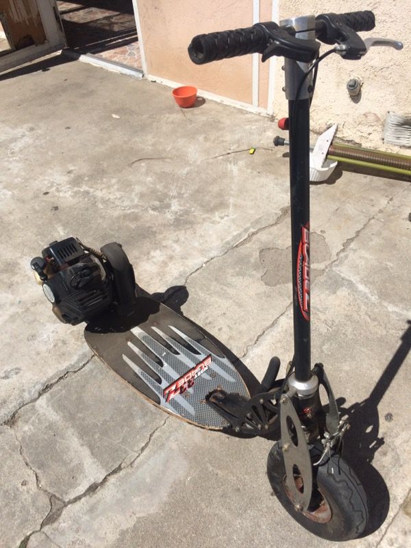 Bladez moby 33cc scooter