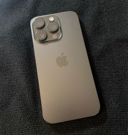 iPhone 16 Pro unlocked black