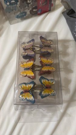 Bathroom curtain hooks