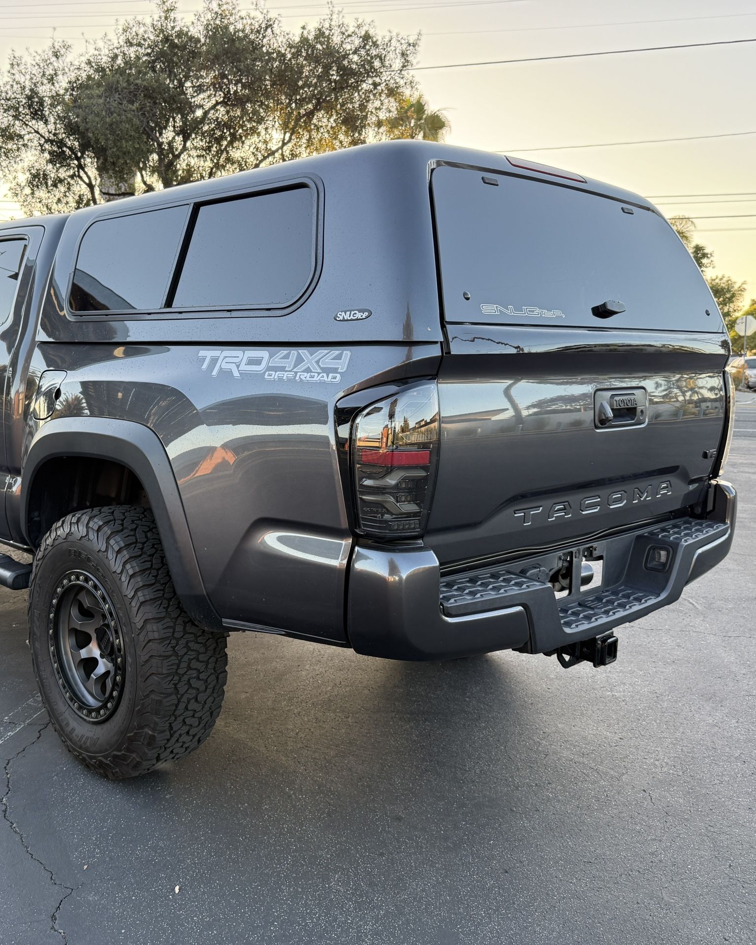 Snugtop Rebel bed shell / 3rd Gen Tacoma