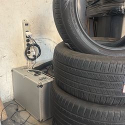 225/50/17 Tires Vredestein  Hypertrac 