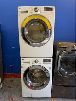 Set LG Washer and Dryer gas