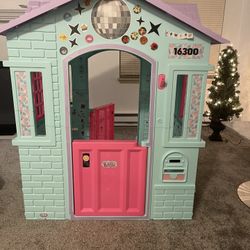 L.O.L Playhouse