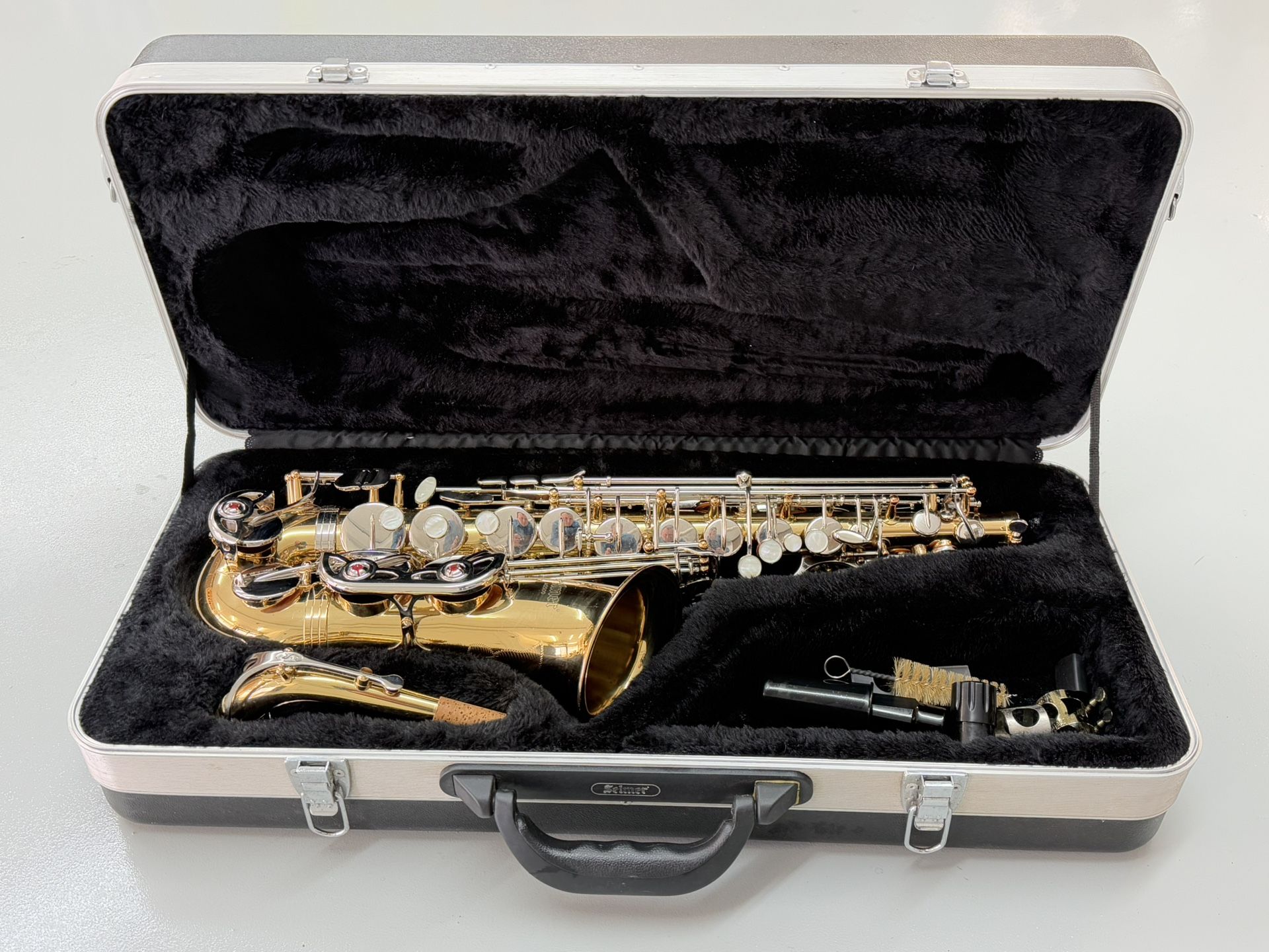 Selmer AS500 Alto Saxophone with Hard Case