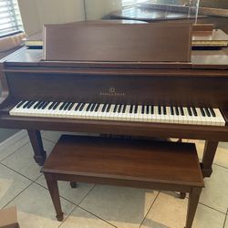 Story And Clark Baby Grand Piano