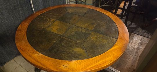 Harvertys 48" round table