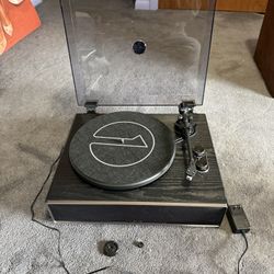 Record player/turntable - 1 By One Brand