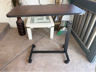 Adjustable table