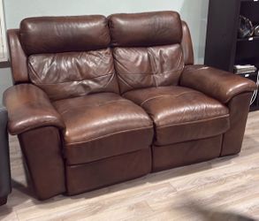 Brown leather recliner w/USB ports