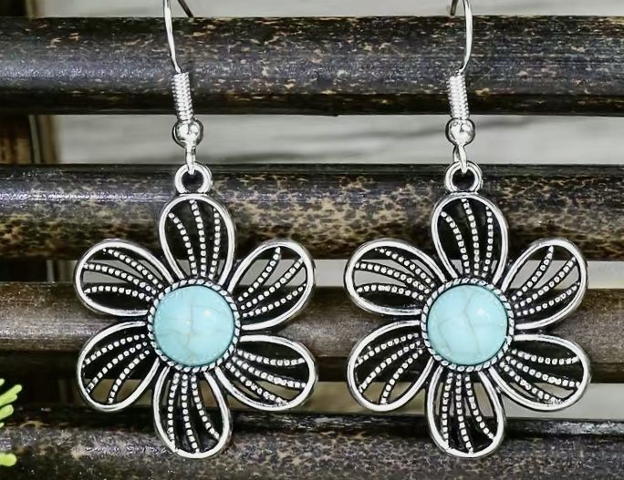 🦋🧚🏻‍♀️🦋GORGEOUS FLOWER TURQUOISE EARRINGS!