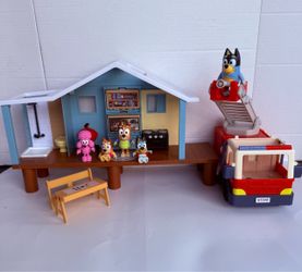Bluey house Family Home Playset with Fire Truck. Zip code:33177