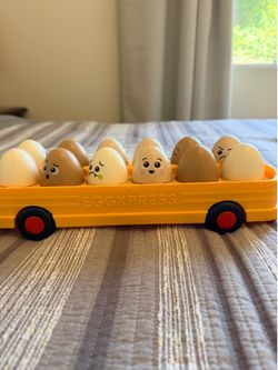 Battat Education EggXpress Yourself! Match & Learn Eggs: Shapes & Colors Baby Learning Toys