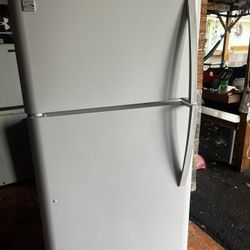 30” Kenmore Refrigerator 