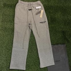 🔥 FEAR OF GOD ESSENTIALS SWEATPANTS – DARK OATMEAL – SIZE SMALL (NEW)