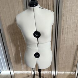 Adjustable Dress Form 