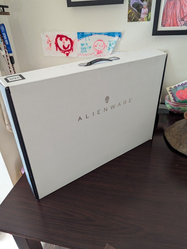 Alienware M18 R2 Rare 18 Inch Qled With Rtx 4070