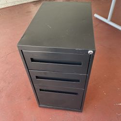 File Cabinet With Wheels No Key