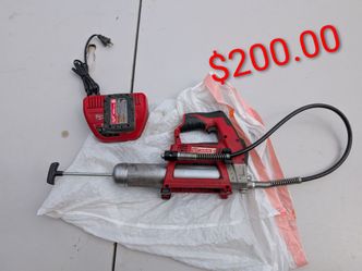 Milwaukee M12 Grease Gun With Charger & 6.0 Battery