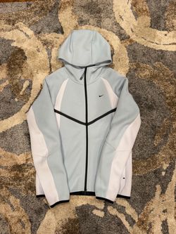 Nike tech