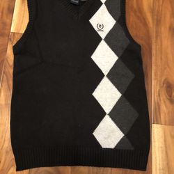 Vest Sweater  Black And White  Izod  Size 14-16 youth 