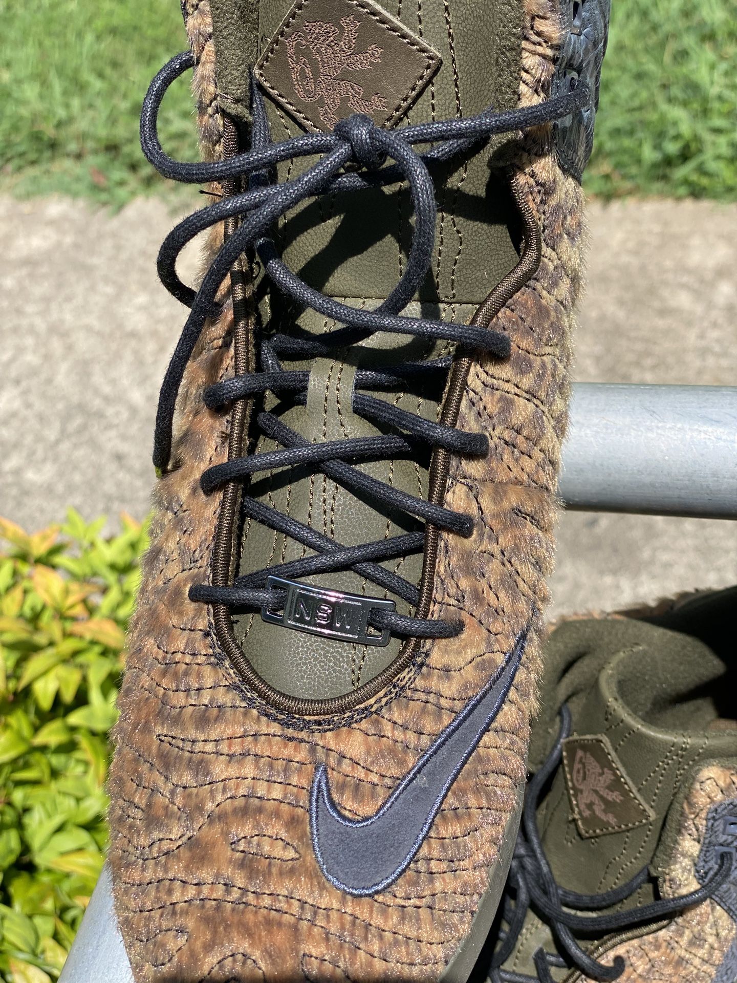Size 11.5 Nike LeBron 11 xi NSW lifestyle Leopard