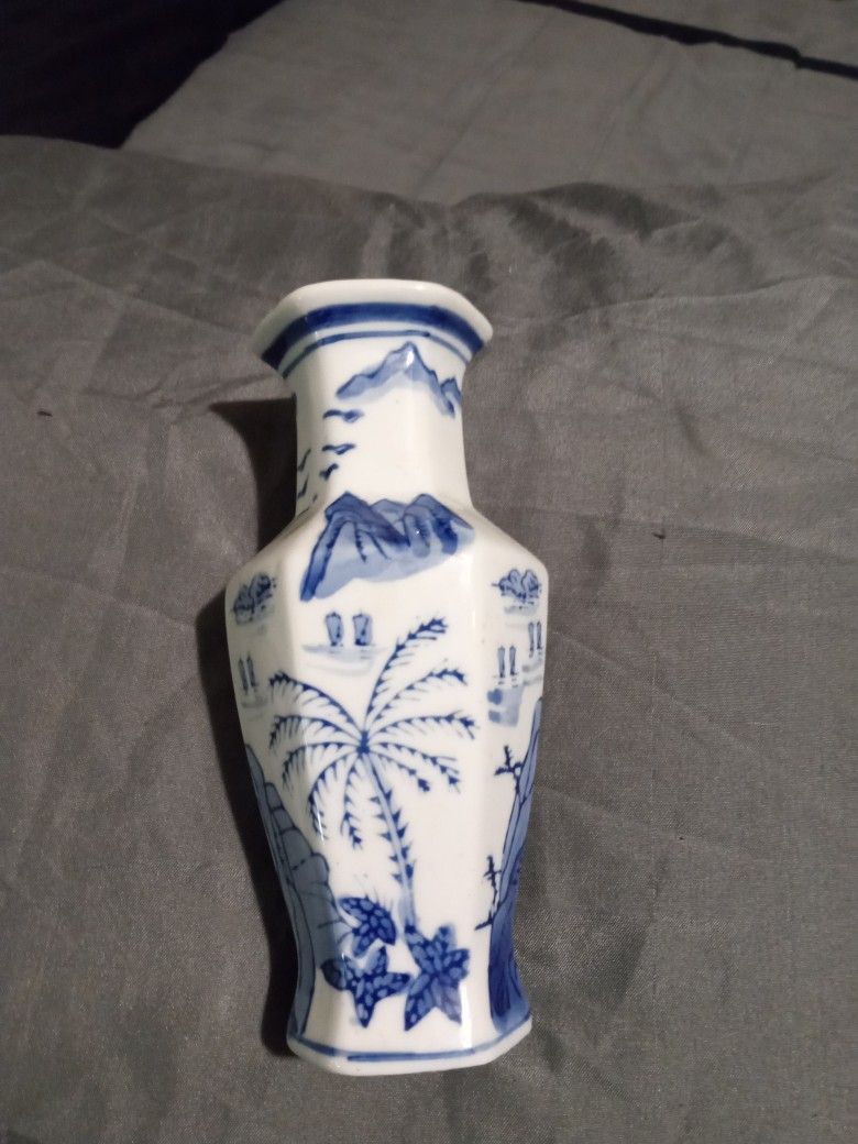 Japanese Porcelain Vessel