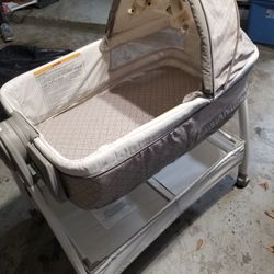 Infant On The Go Graco Crib