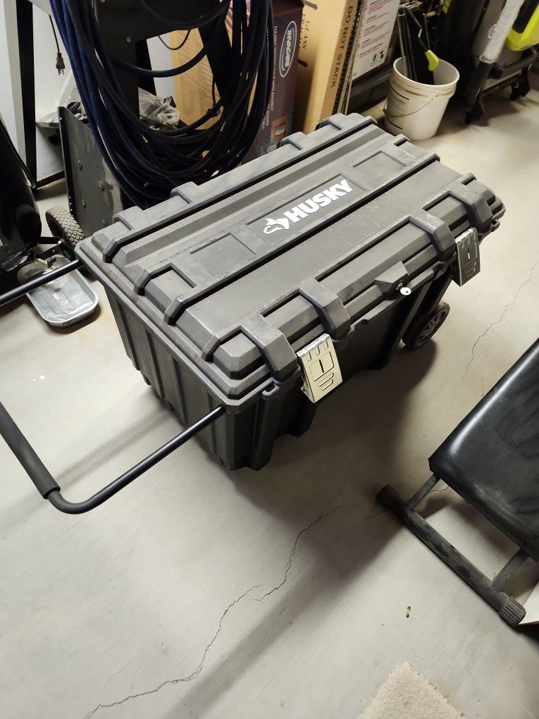 Large husky toolbox