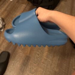 BRAND NEW YEEZY SLIDES